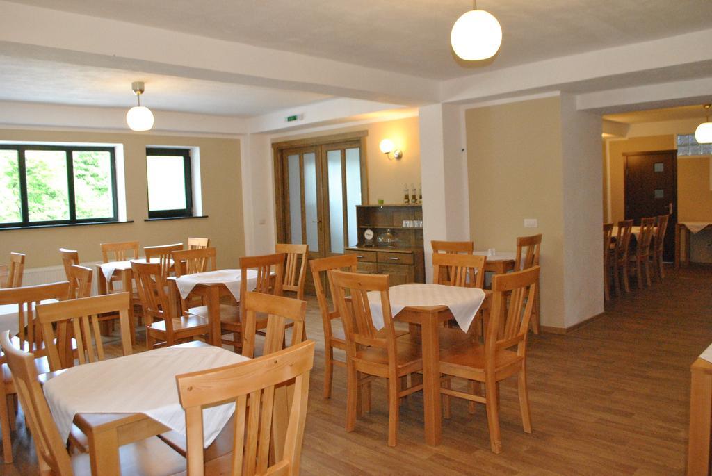 Activ Parc Hotel Negresti Ngoại thất bức ảnh